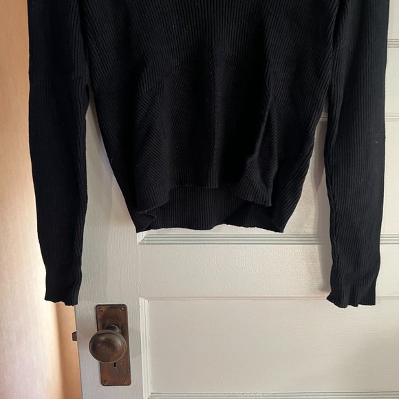 Abercrombie & Fitch U Neck Long Sleeve Top - Picture 3 of 5